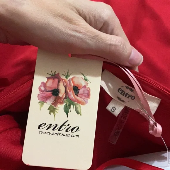 Entro red strapless ruffle detailed romper size small, NWT - Picture 3 of 7